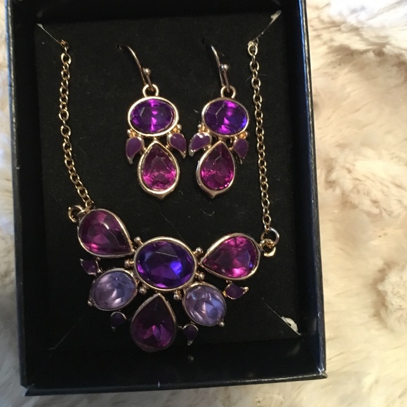 Purple gem necklace and earring set
