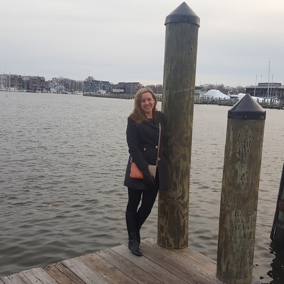 Meet your Posher, Allison - Picture 2 of 7