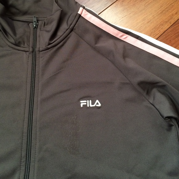 NWOT Fila Jacket Size S - Picture 2 of 2