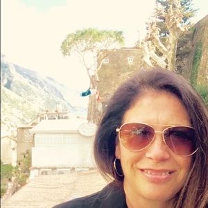 Meet your Posher, Lisa