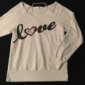 **MUST GO** LOVE scoop neck sweater