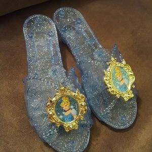 Girls plastic Cinderella shoes 2 to 3 toddler
