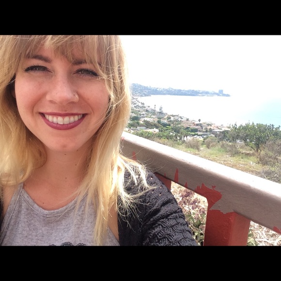 Meet your Posher, Ashley - Picture 1 of 1