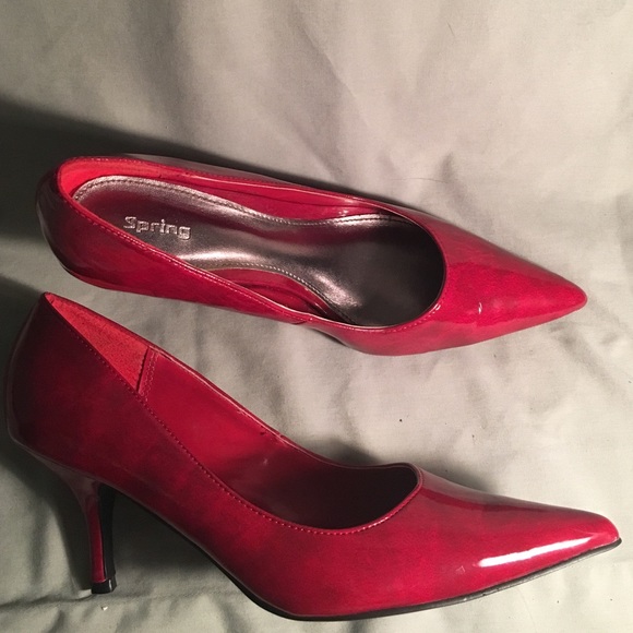 Red point toe kitten heels