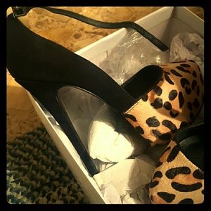 Steve Madden closed toed Leopard heels
