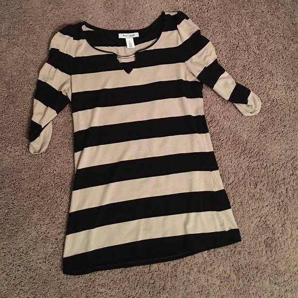 White House Black Market work top
