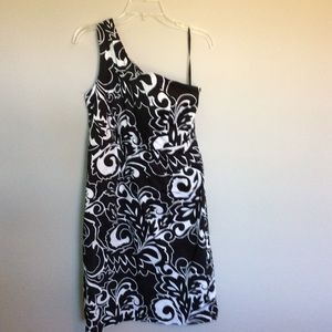 One shoulder dress