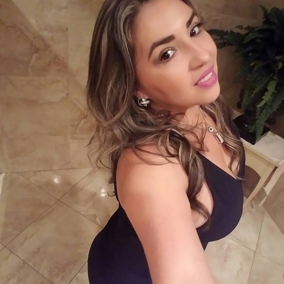 Meet your Posher, Yesenia - Picture 1 of 1