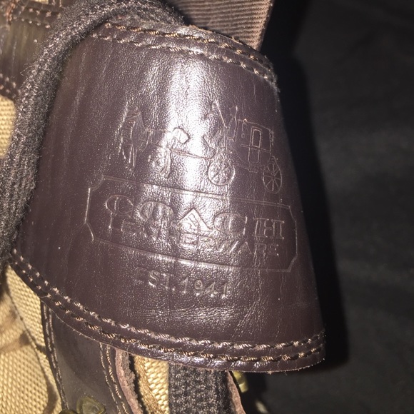 Shoe - Picture 2 of 4