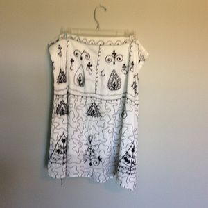 Black and white knit skirt