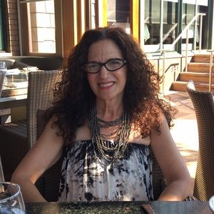 Meet your Posher, Debra