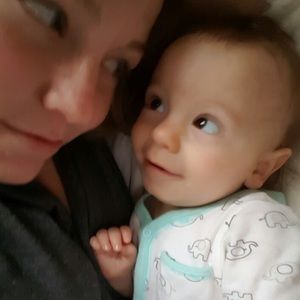 Meet your Posher, Caitlin