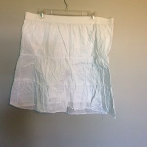 White banana republic skirt