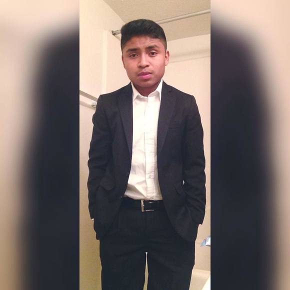 Meet your Posher, Luis