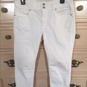 American eagle white super stretch cropped jeans