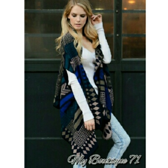 🎊HP🎊Geometric Pattern Ruana Poncho/Wrap - Picture 2 of 4