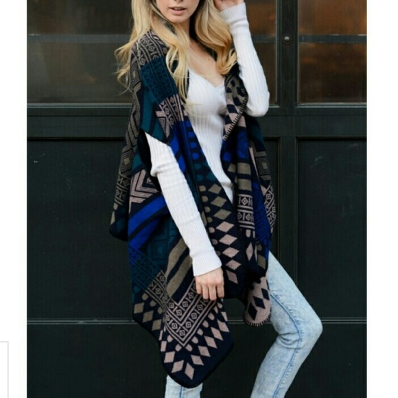 🎊HP🎊Geometric Pattern Ruana Poncho/Wrap - Picture 4 of 4