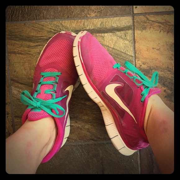 5.0 Nike tennis shoes