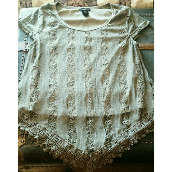 Rue 21 lacy green top