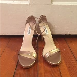 steve madden gold heels