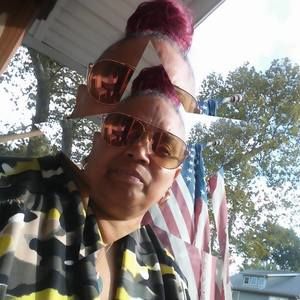 Meet your Posher, Edna