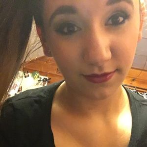 Meet your Posher, Marisa