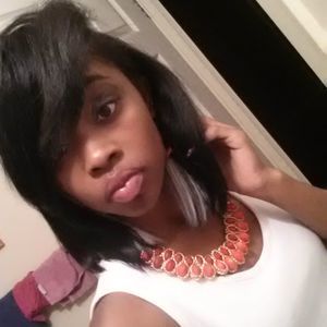 Meet your Posher, Yolanda