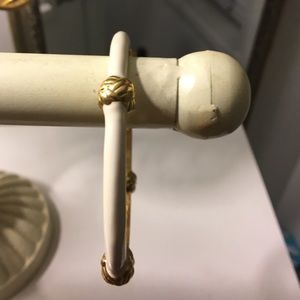 Lilly Pulitzer Jewelry - Lilly Pulitzer white and gold bracelet Lilly Pulitzer Jewelry - Lilly Pulitzer white and gold bracelet
