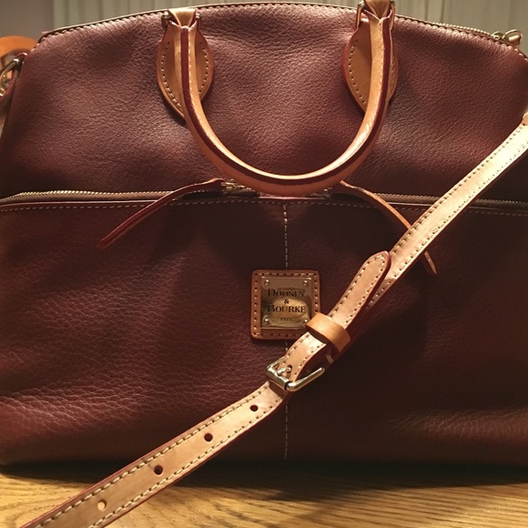 *Like New* Dooney and Bourke handbag
