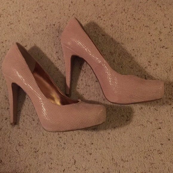 Bcbgeneration Pump - image 3