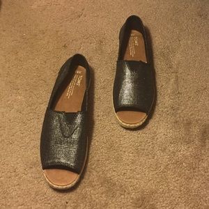 NIB open toe Toms