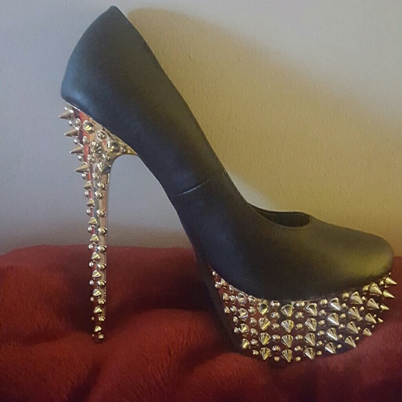 I sell heels all colors & styles also I have Pink