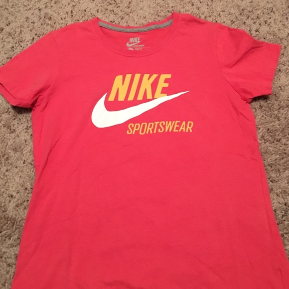 Nike tee