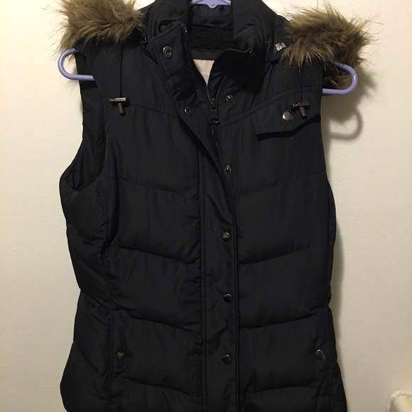 Banana Republic Jackets & Blazers - Puffer Vest with fur