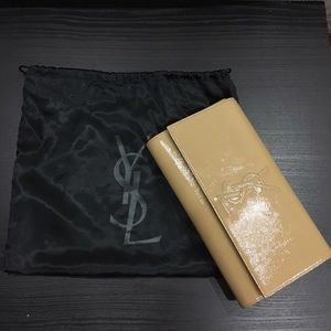 YSL Yves Saint Laurent YSL Belle du Jour Clutch