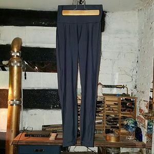 Lululemon High Times *RARE SPECIAL EDITION* Sz 6