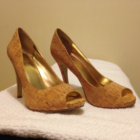 NIB Beautiful Cork Heels