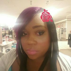 Meet your Posher, Monique