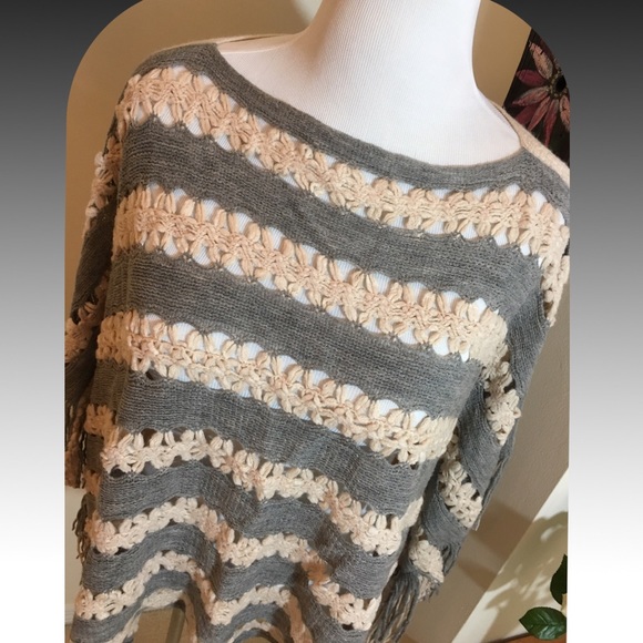 1 Left✔️Final Price◽️Beige/Grey Fringed Poncho - Picture 3 of 5