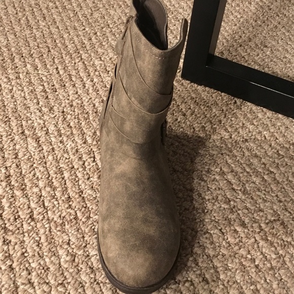 Suede booties - Picture 3 of 3