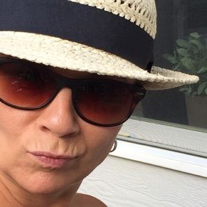 Meet your Posher, Wendy