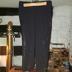 Athleta Chaturanga Capris with Shine Detail Size S