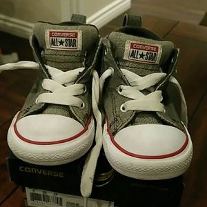 Converse toddler