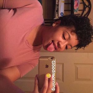 Meet your Posher, Monique