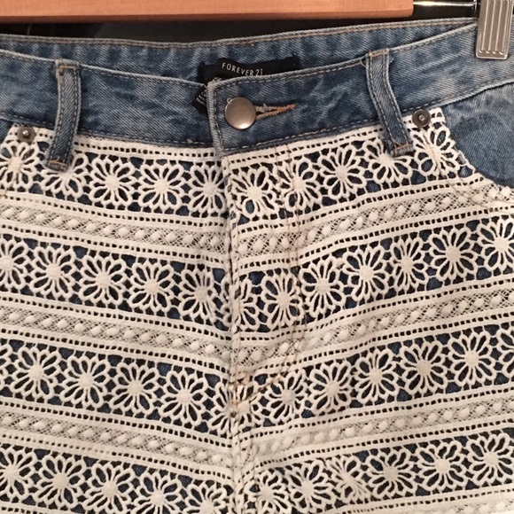 Forever 21 Jean Women's Denim Jean Shorts Size 31 - Picture 3 of 3
