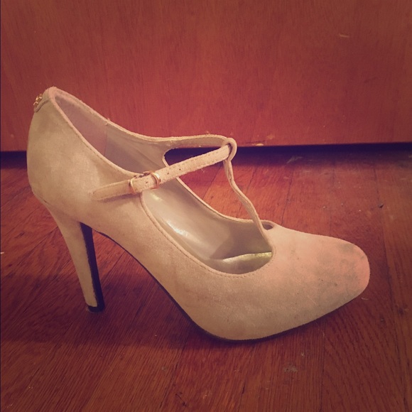 Guess Light Nude Pumps w/ Cut Out & Ankle Strap