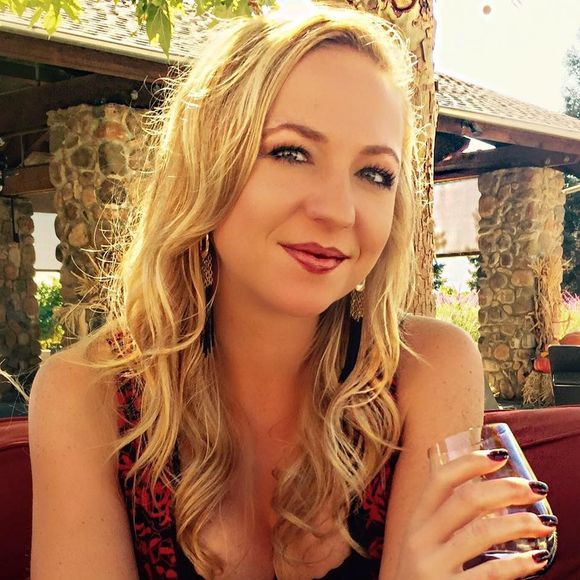 Meet your Posher, Bethanie - Picture 2 of 2