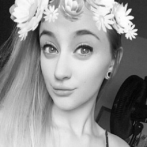 Meet your Posher, Desirae