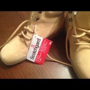 Size 7.5 women's boots