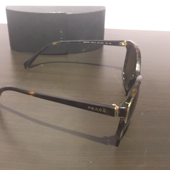 Prada sunglasses - Picture 1 of 3